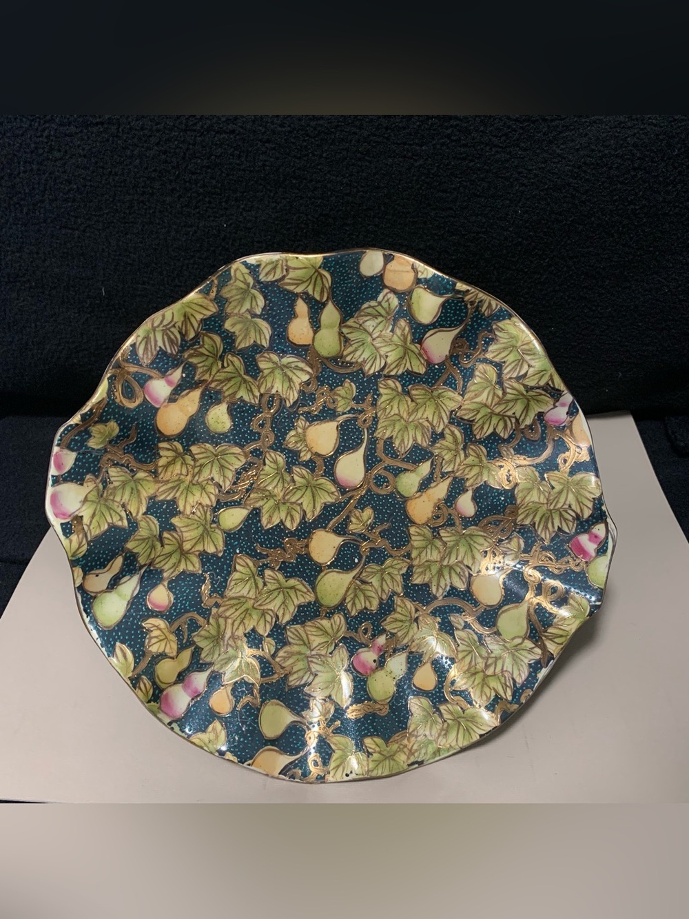 🔍Vintage Imari-Style Pear & Vine Decorative Plate | Ruffled Edge